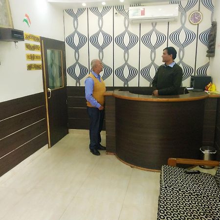 Hotel Patliputra Gautam Патна Екстериор снимка