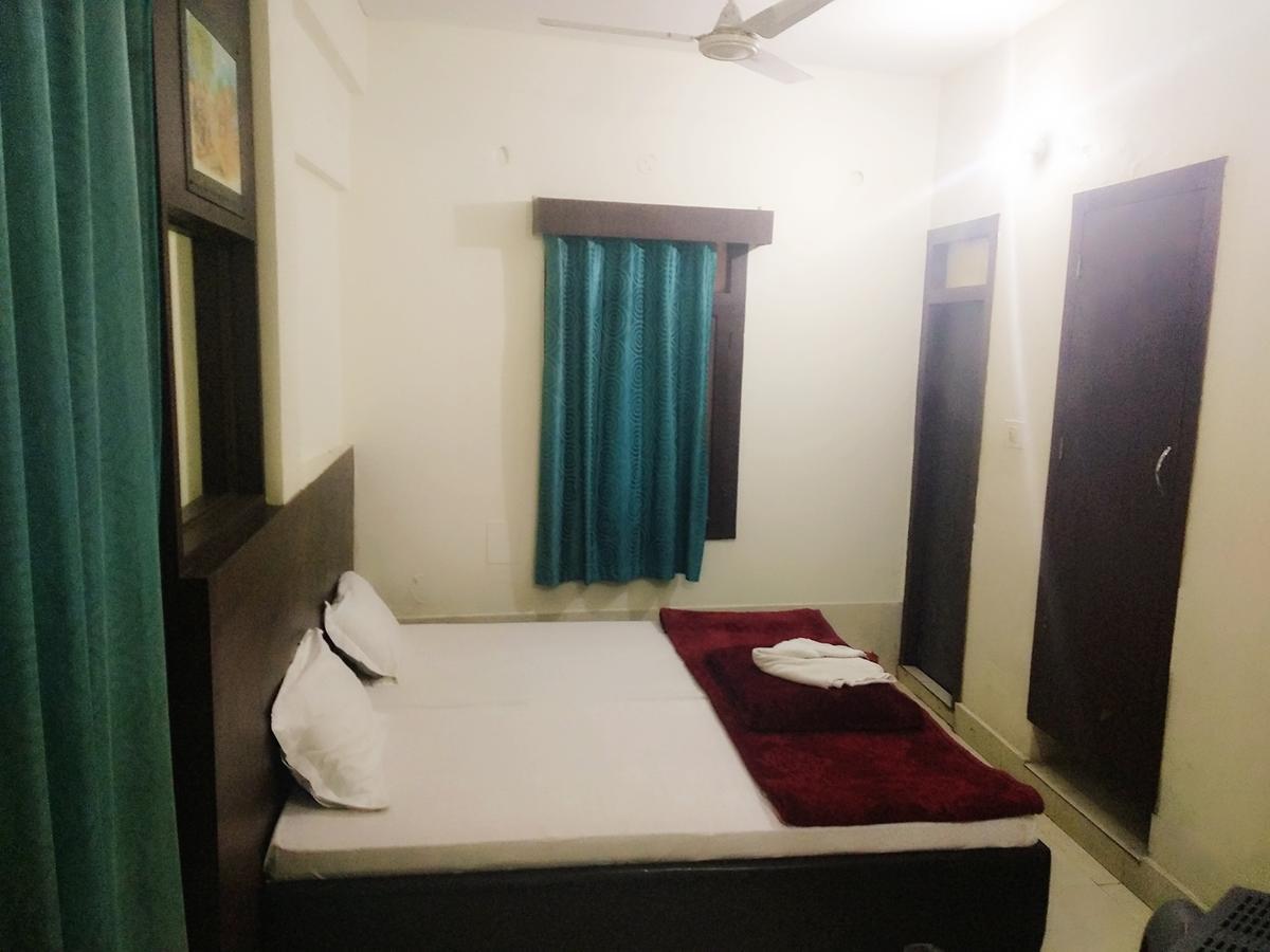 Hotel Patliputra Gautam Патна Екстериор снимка