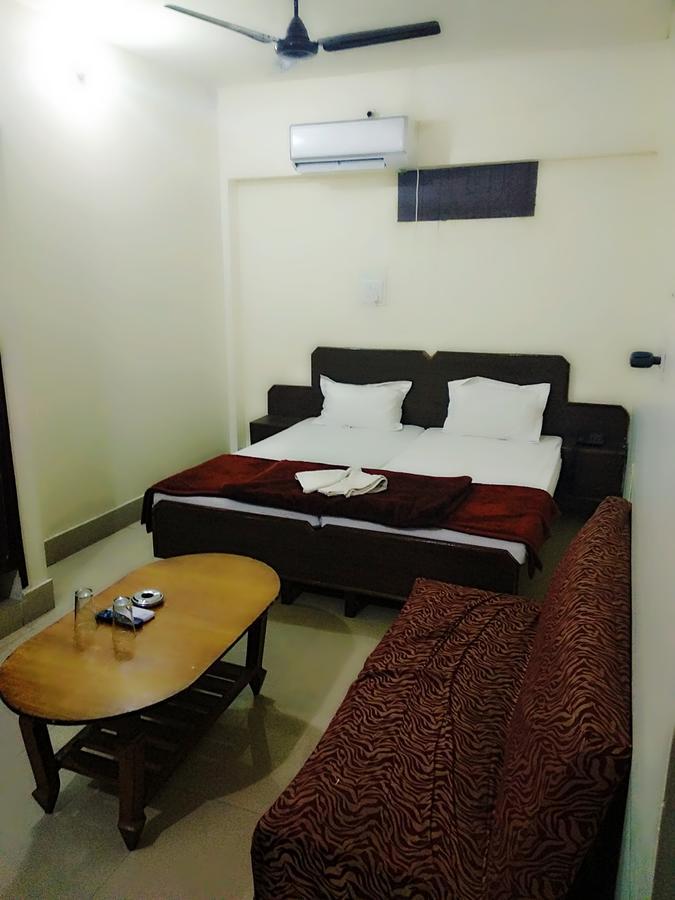 Hotel Patliputra Gautam Патна Екстериор снимка